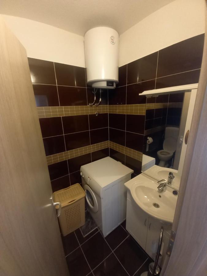 Studio Apartman Sutic Kastel Novi Exterior photo